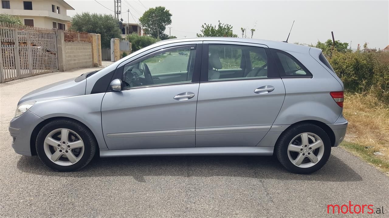 2006' Mercedes-Benz C 200 photo #1