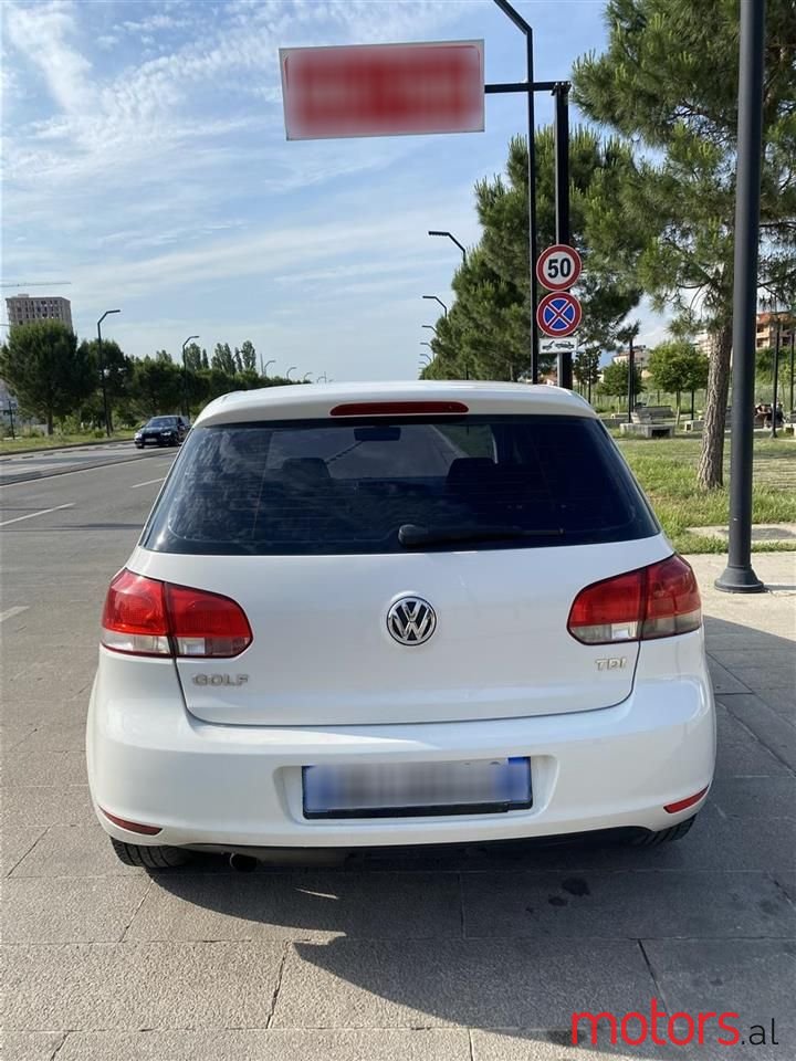 2009' Volkswagen Golf photo #3