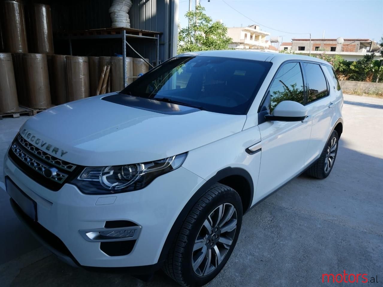2017' Land Rover Discovery Sport photo #3