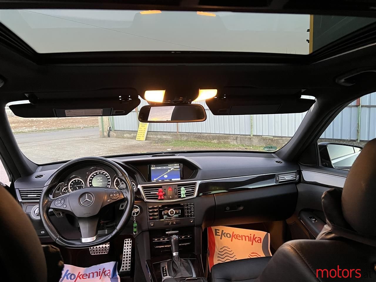 2009' Mercedes-Benz 220 photo #2