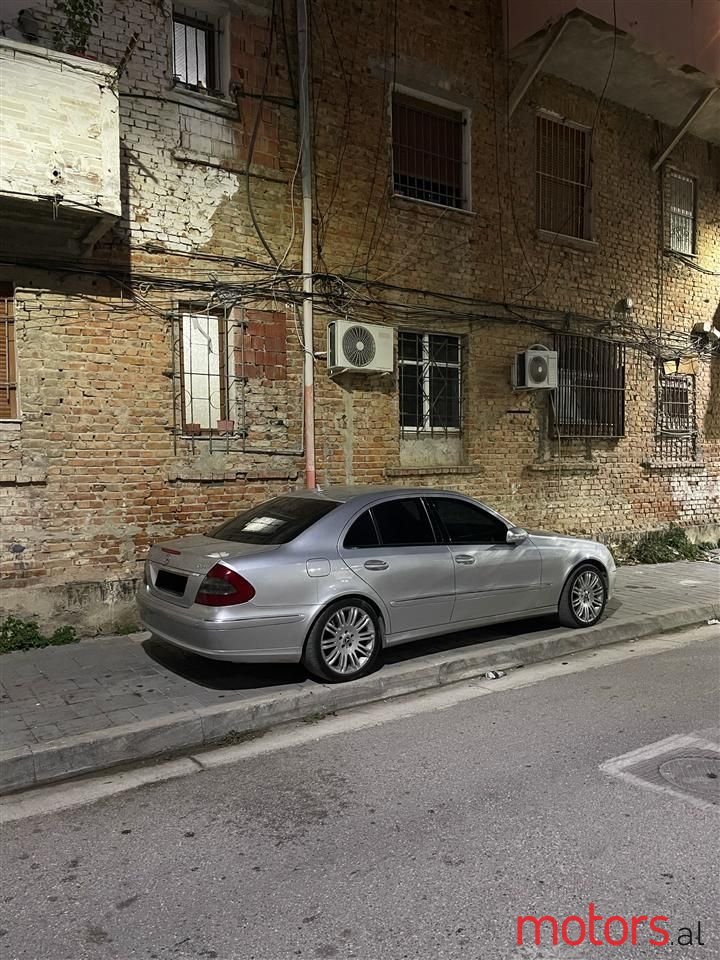 2008' Mercedes-Benz E 320 photo #2