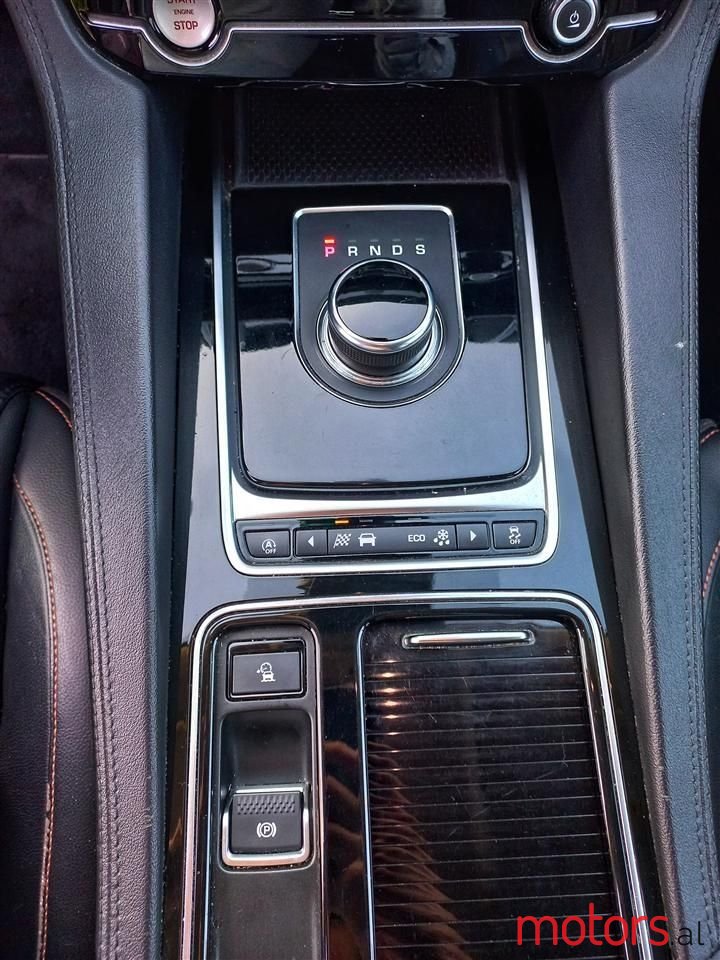 2019' Jaguar F-Pace photo #2