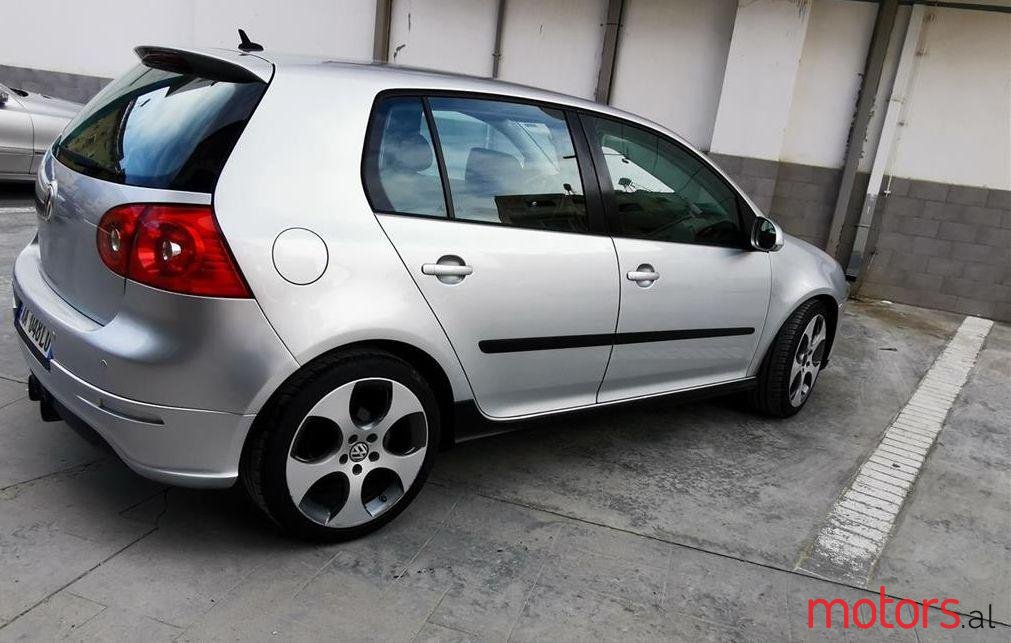 2005' Volkswagen Golf photo #1