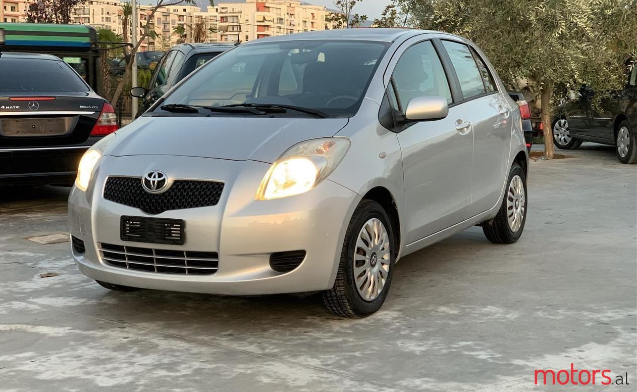 2008' Toyota Yaris photo #1