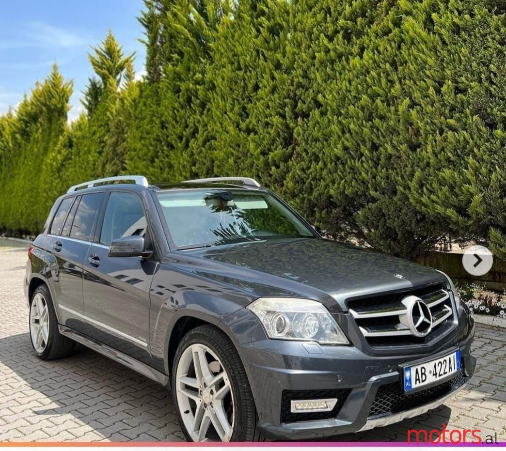 2011' Mercedes-Benz 320 photo #5