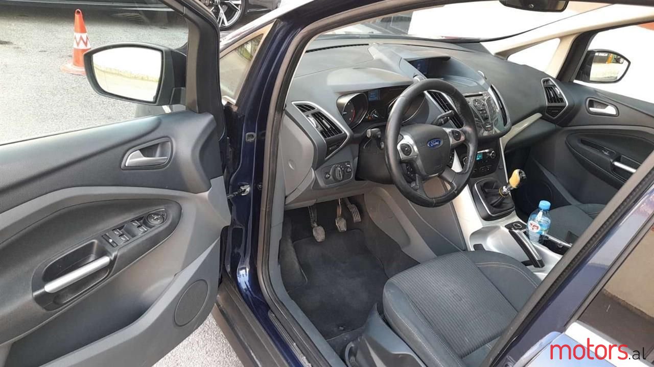 2012' Ford C-MAX photo #3