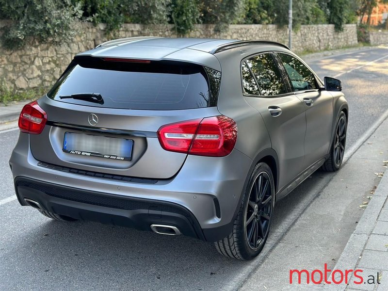 2015' Mercedes-Benz GLA 220 photo #2