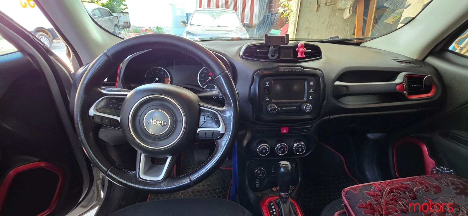 2015' Jeep Renegade photo #2