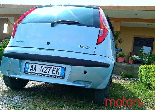 2002' Fiat Punto photo #1