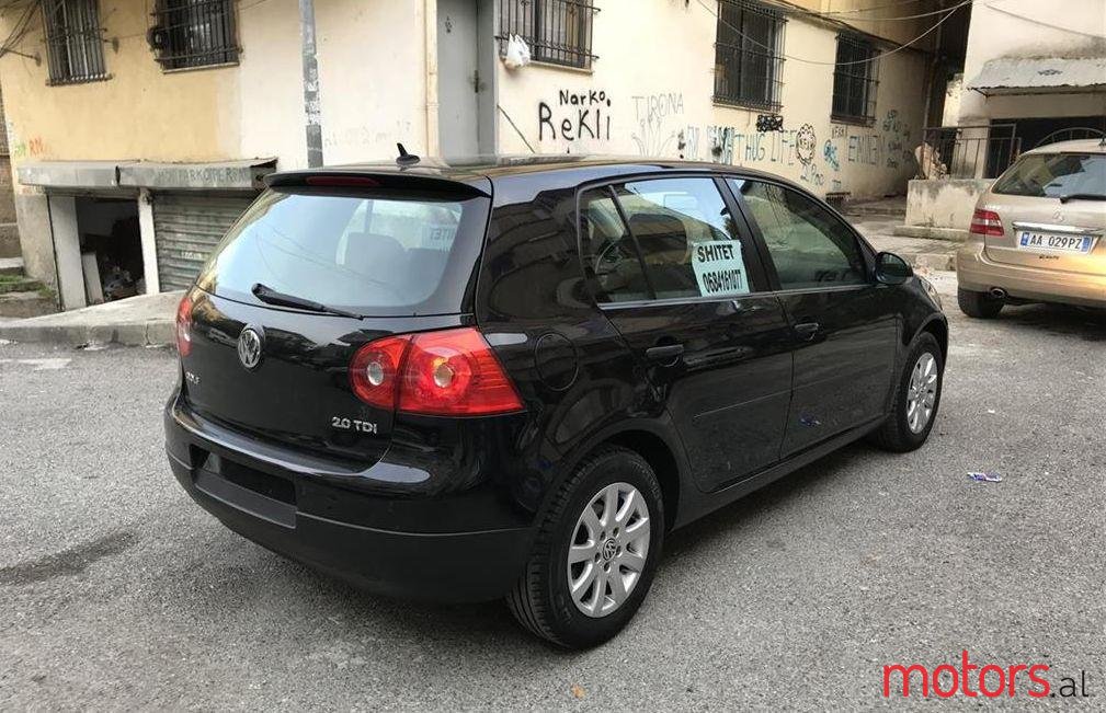 2004' Volkswagen Golf photo #1