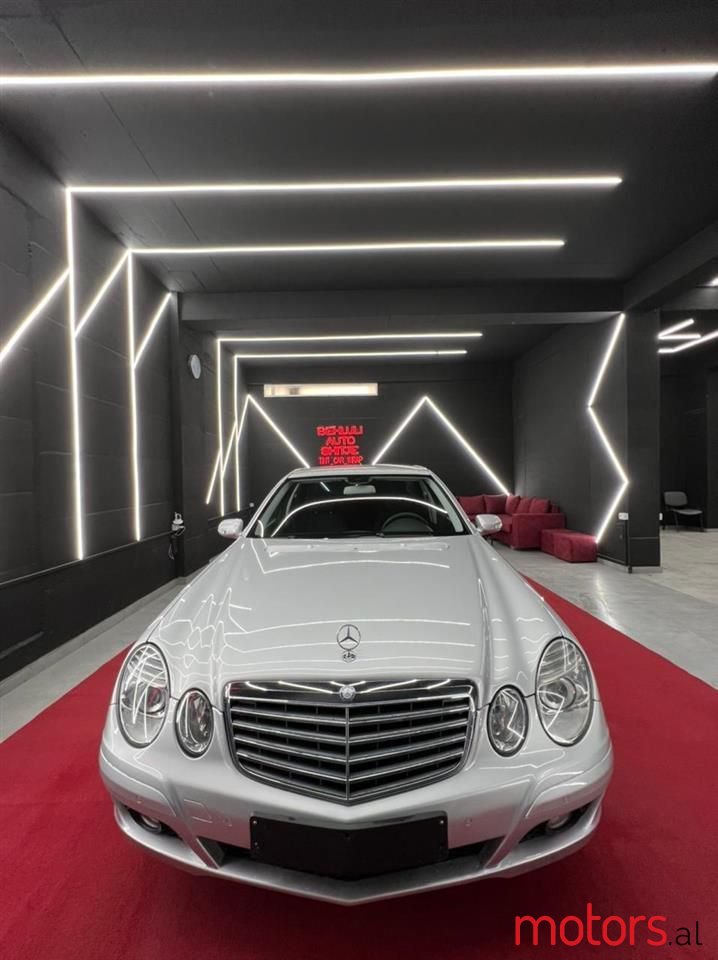 2008' Mercedes-Benz E 200 photo #2