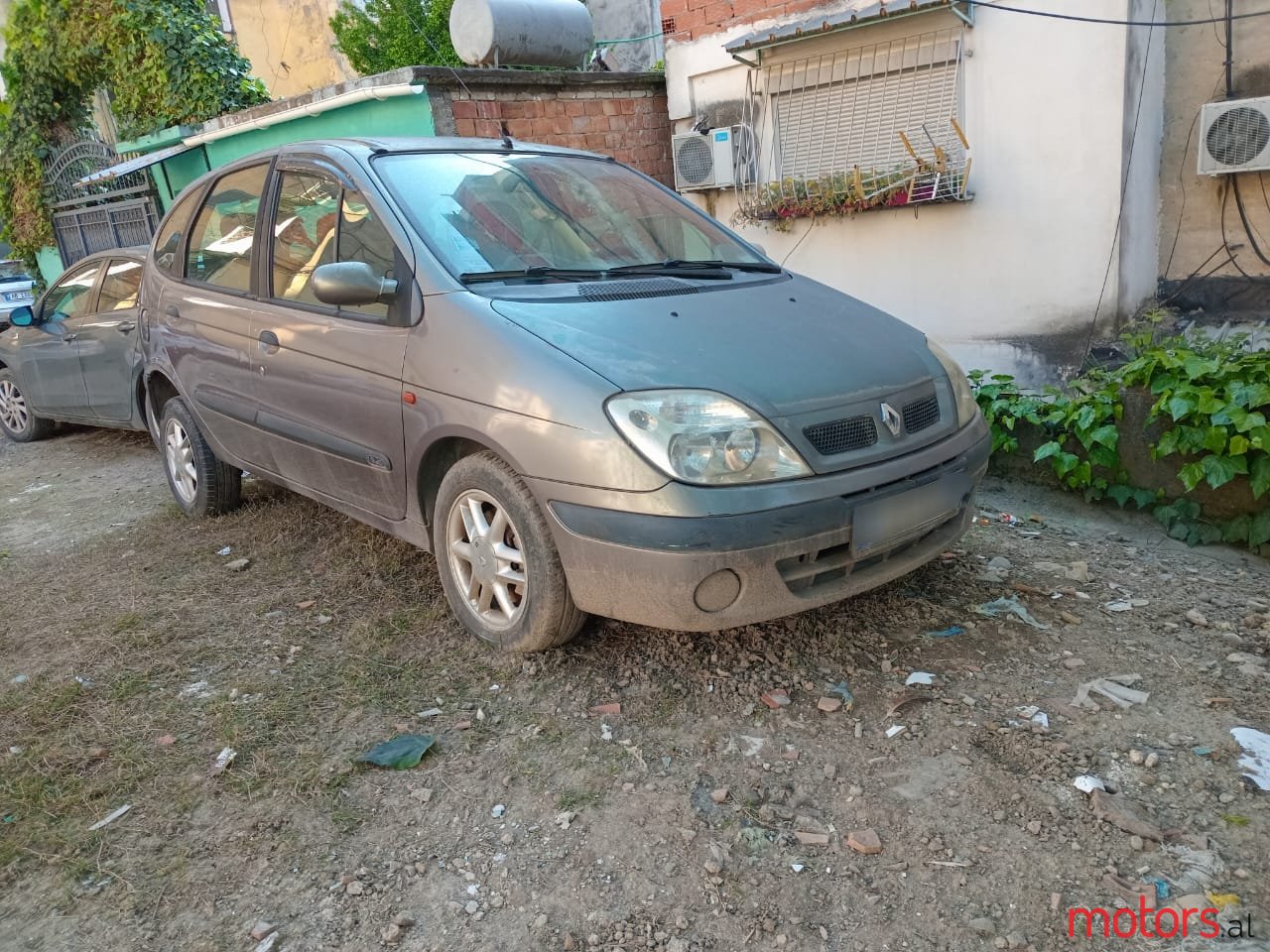 2001' Renault photo #2