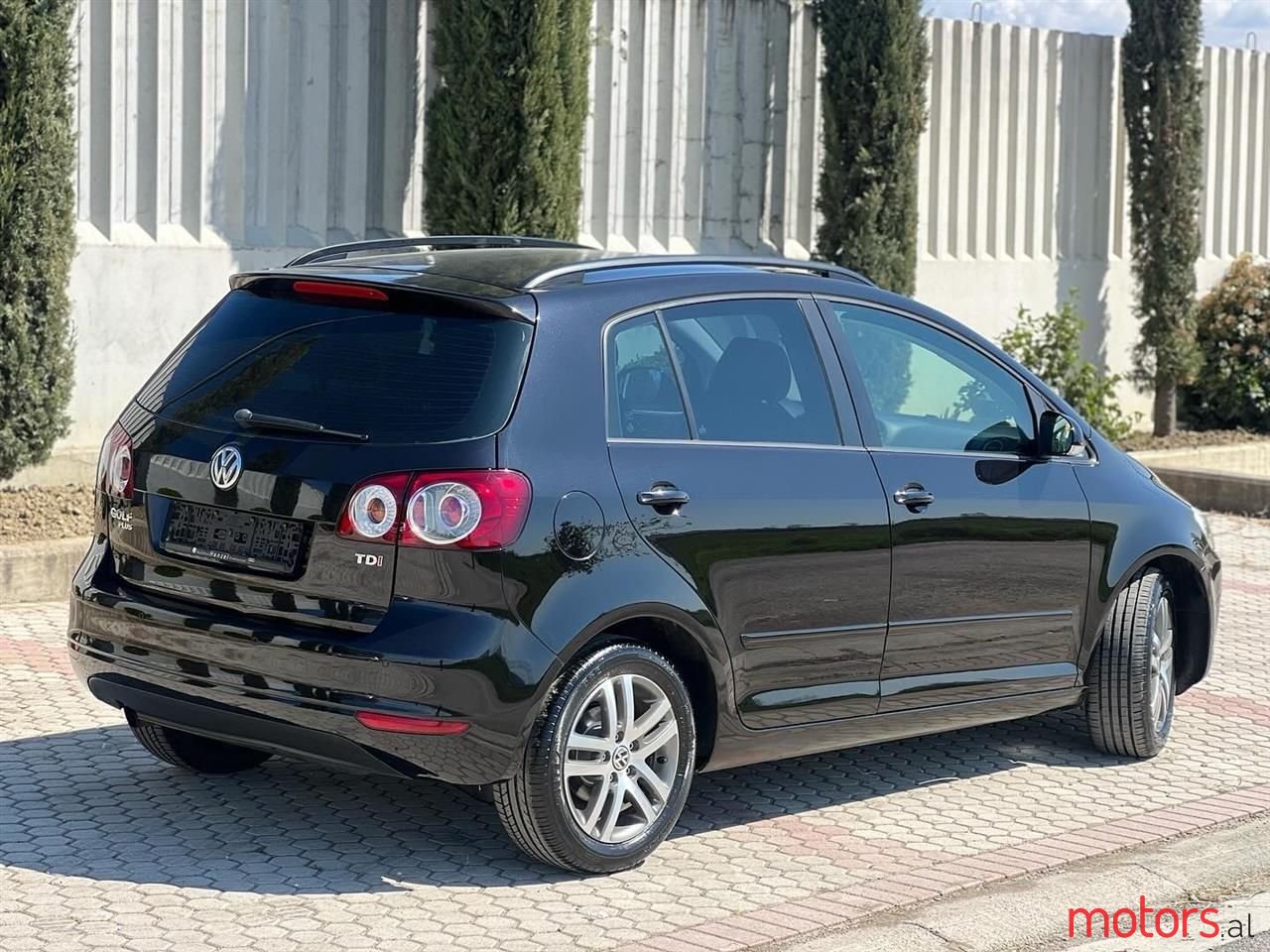 2011' Volkswagen Golf Plus photo #6