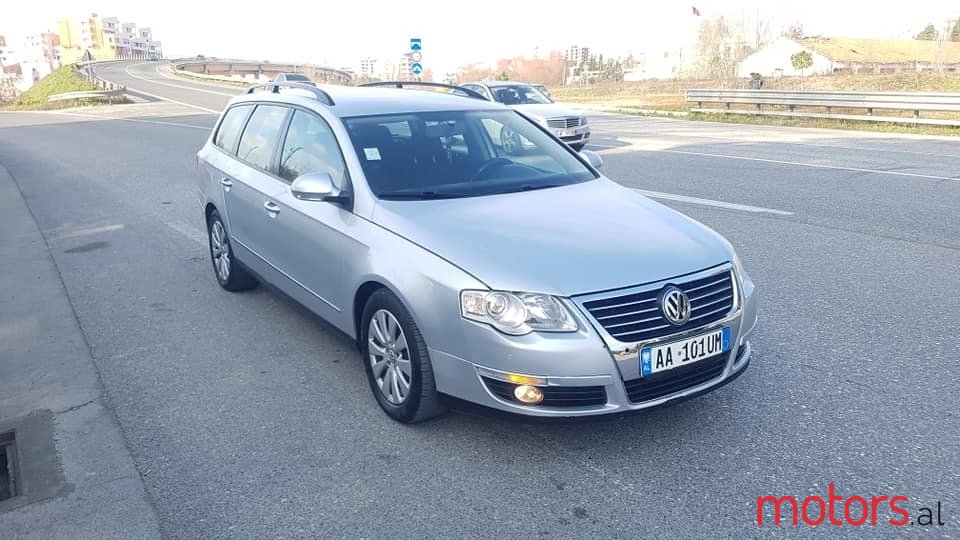 2008' Volkswagen Passat photo #1