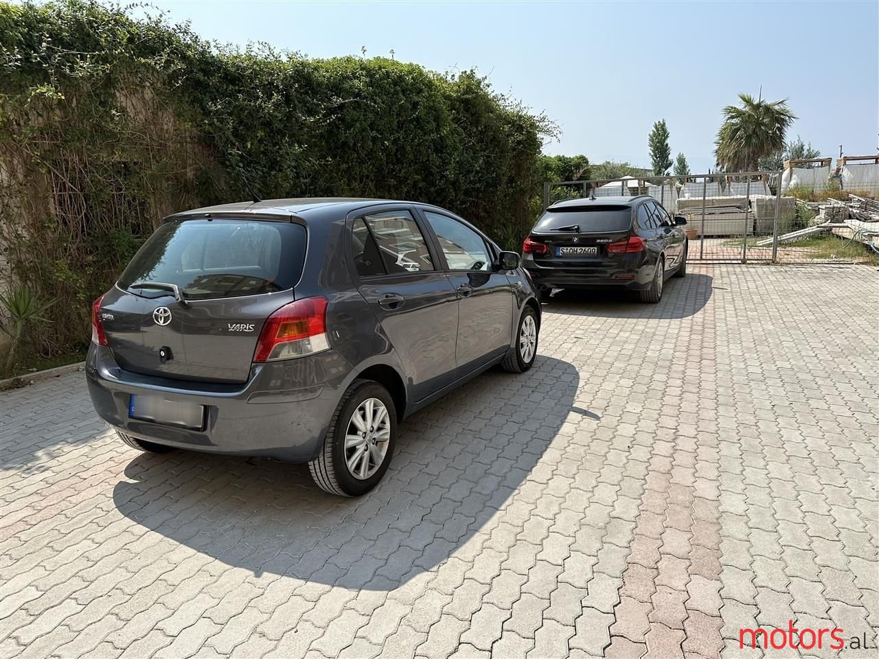 2009' Toyota Yaris photo #2