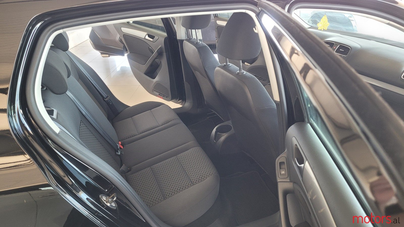 2012' Volkswagen Golf photo #3