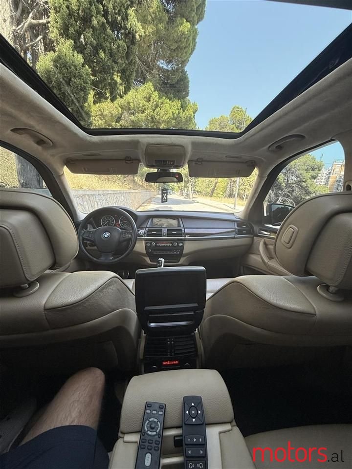 2010' BMW X5 photo #6