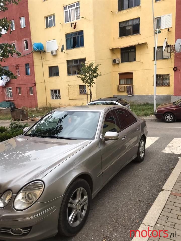 2007' Mercedes-Benz E 220 photo #1