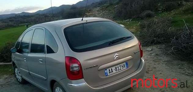 2004' Citroen Xsara Picasso photo #1