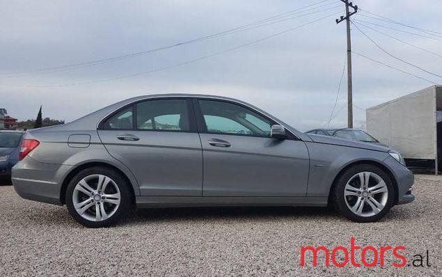 2011' Mercedes-Benz C-Class photo #1