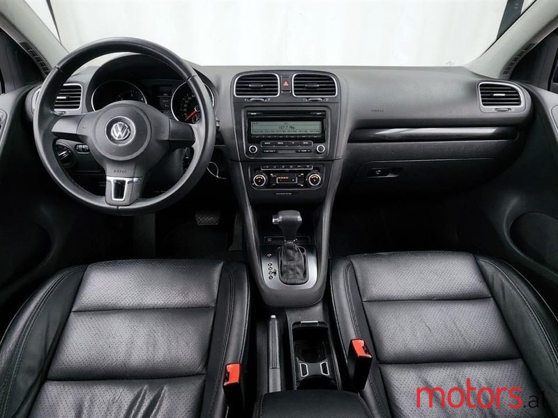 2010' Volkswagen Golf photo #4