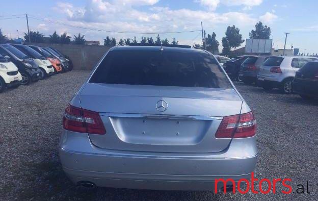2009' Mercedes-Benz E-Class photo #1