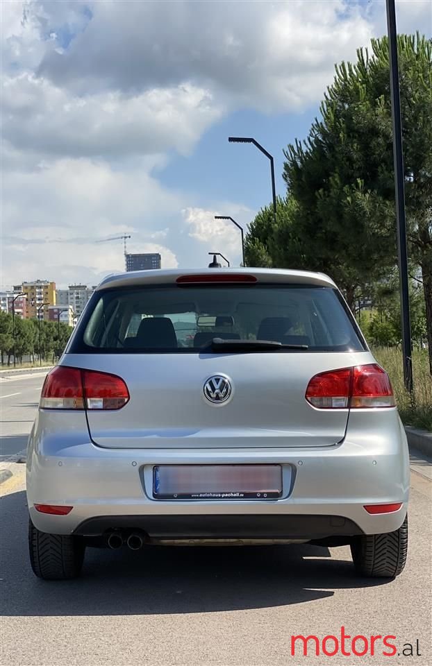 2009' Volkswagen Golf photo #5