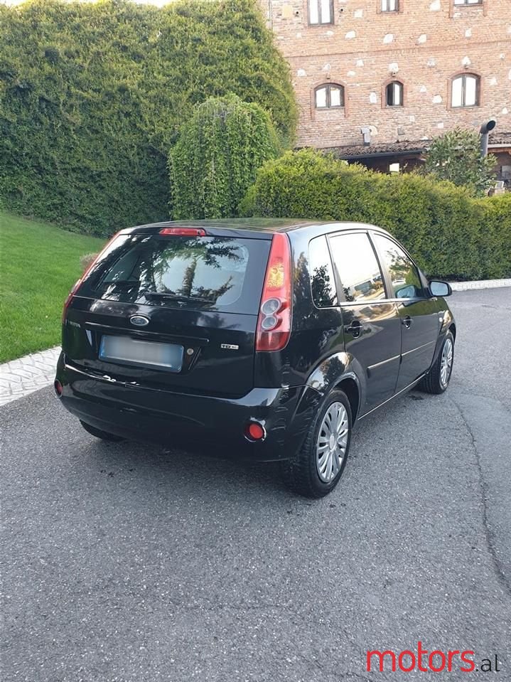 2007' Ford Fiesta photo #2