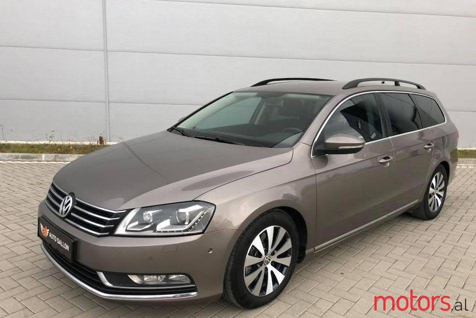 2011' Volkswagen Passat photo #1