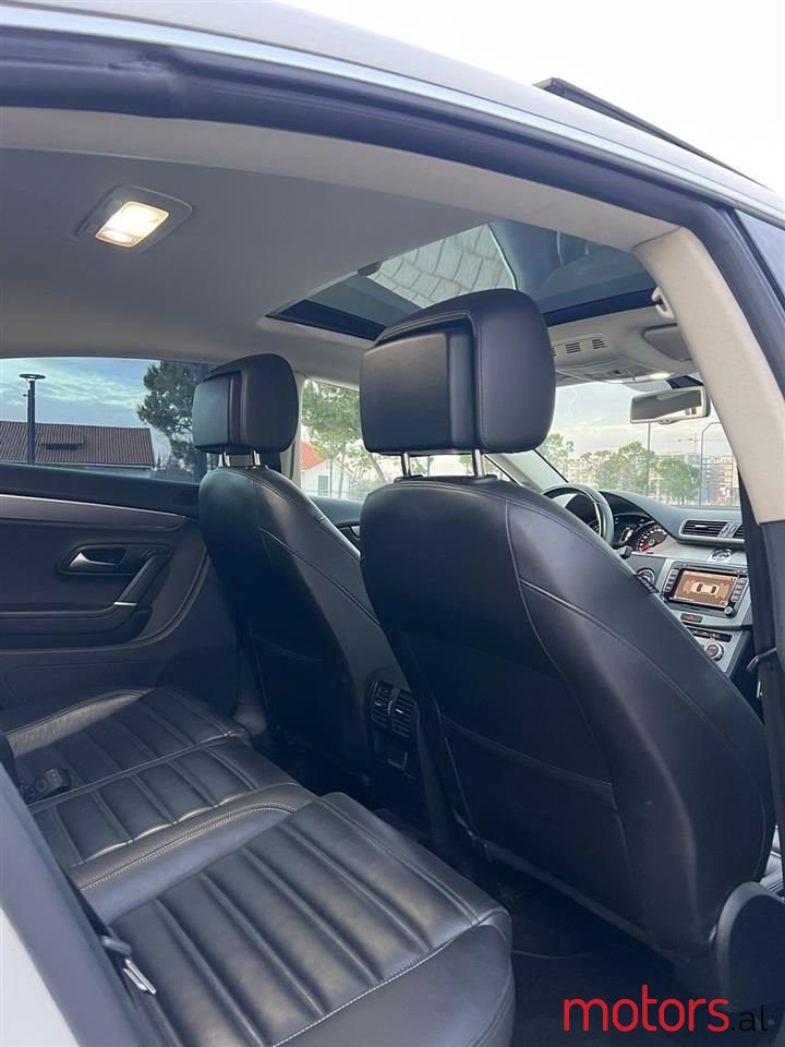 2015' Volkswagen Passat photo #6