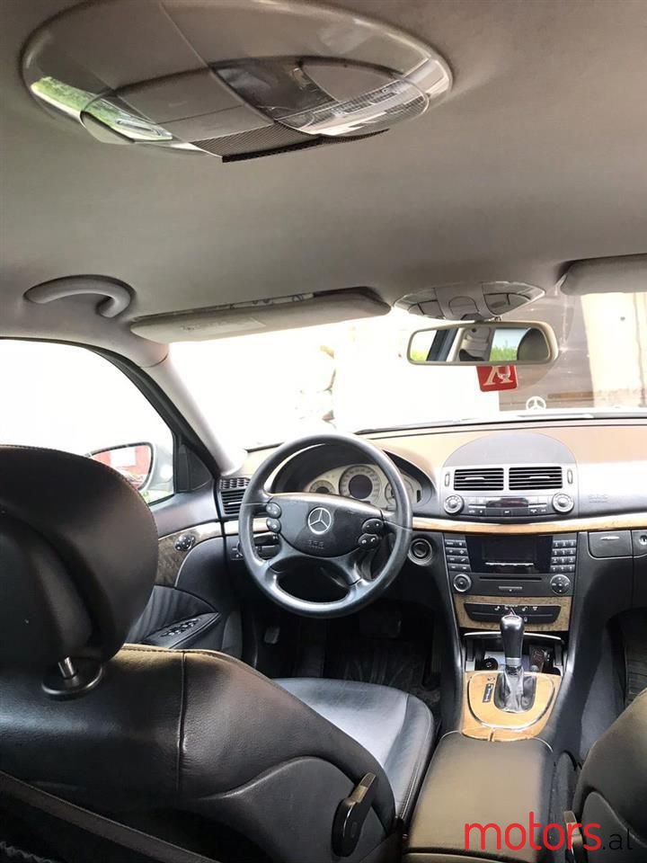 2007' Mercedes-Benz E 220 photo #6