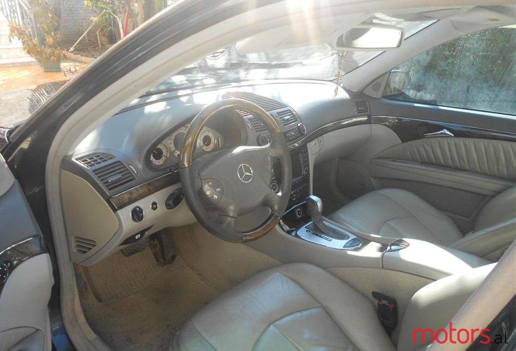 2004' Mercedes-Benz E 320 photo #2