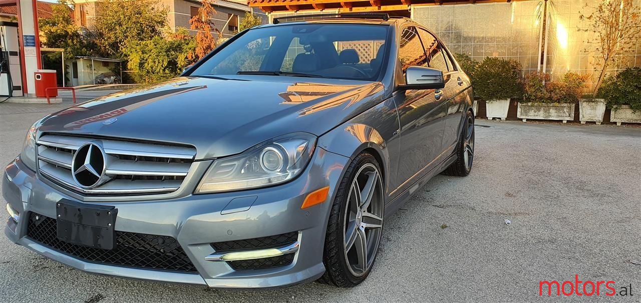 2012' Mercedes-Benz C 300 photo #1