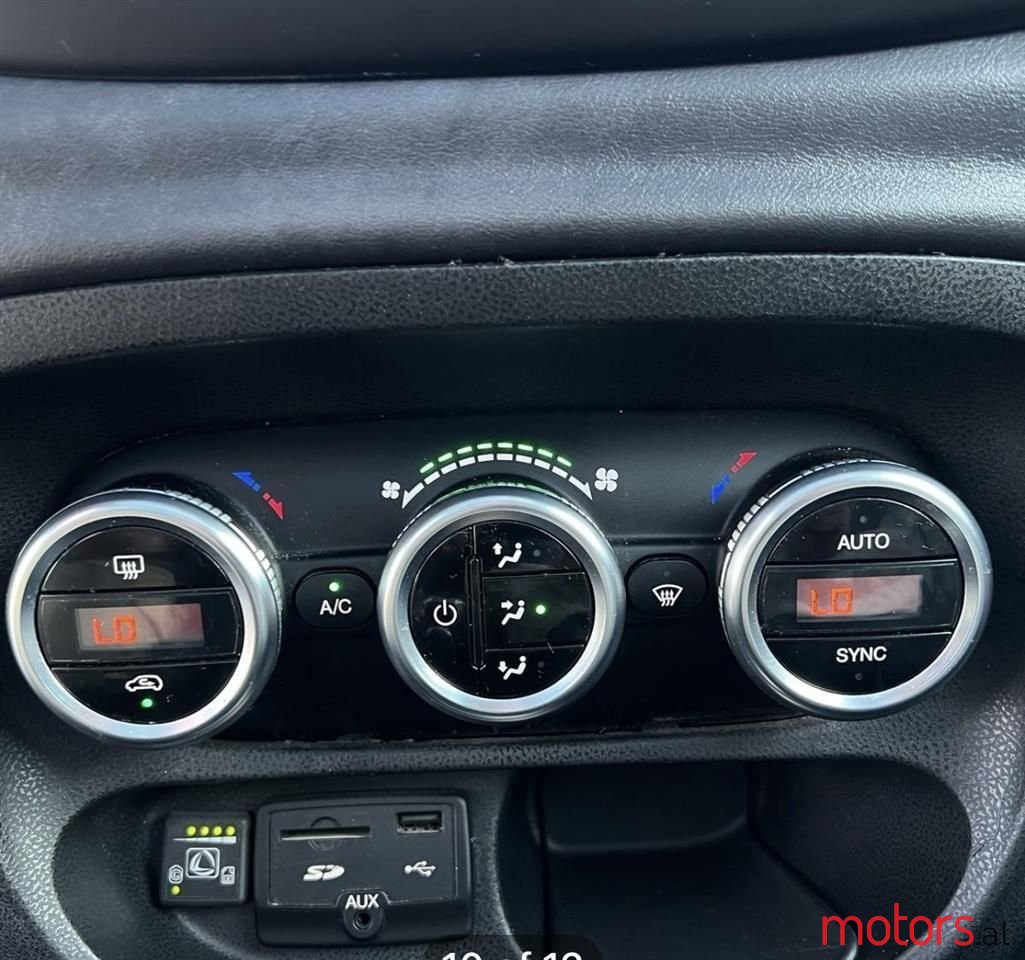 2014' Fiat 500L photo #4