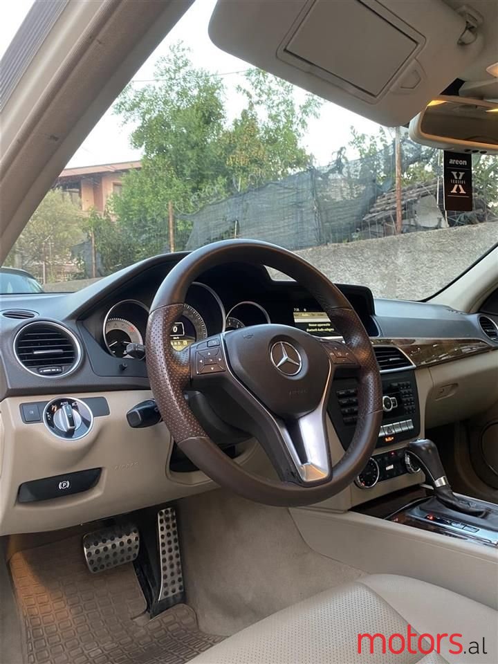 2012' Mercedes-Benz C 300 photo #6