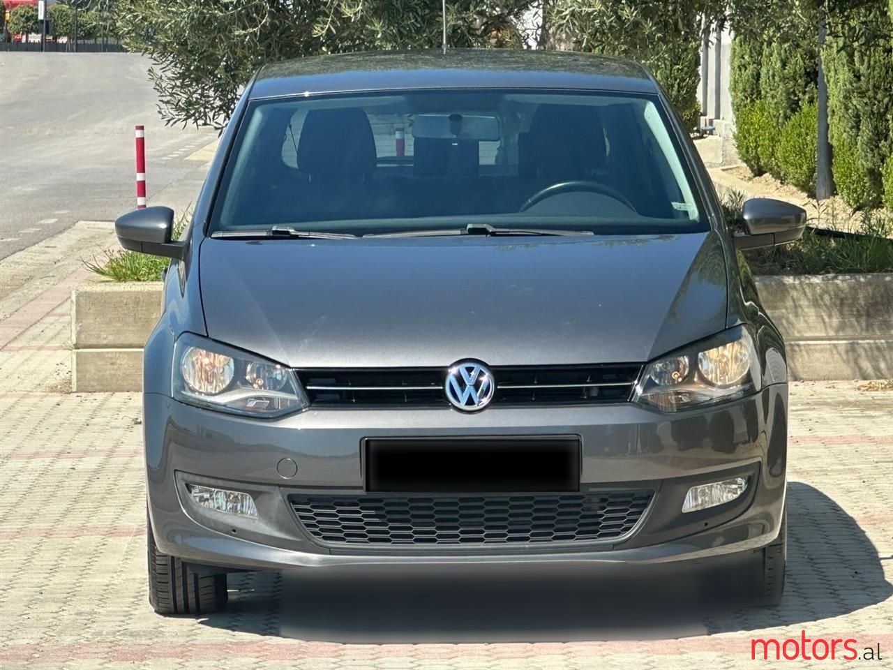 2011' Volkswagen Polo photo #2