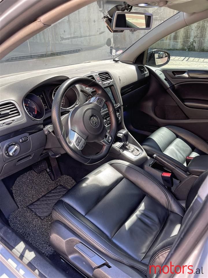 2011' Volkswagen Golf photo #6