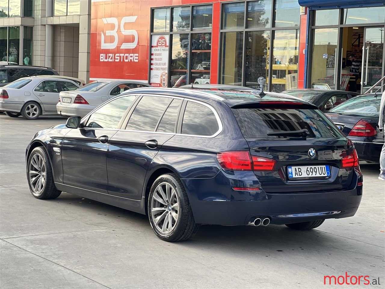 2011' BMW 530 photo #6