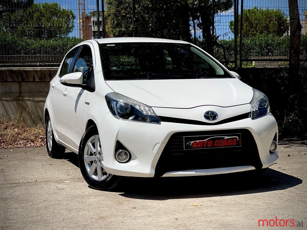 2013' Toyota Yaris photo #1