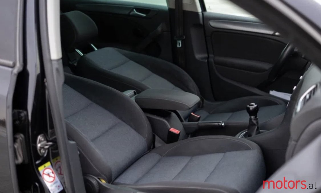 2012' Volkswagen Golf VI photo #7