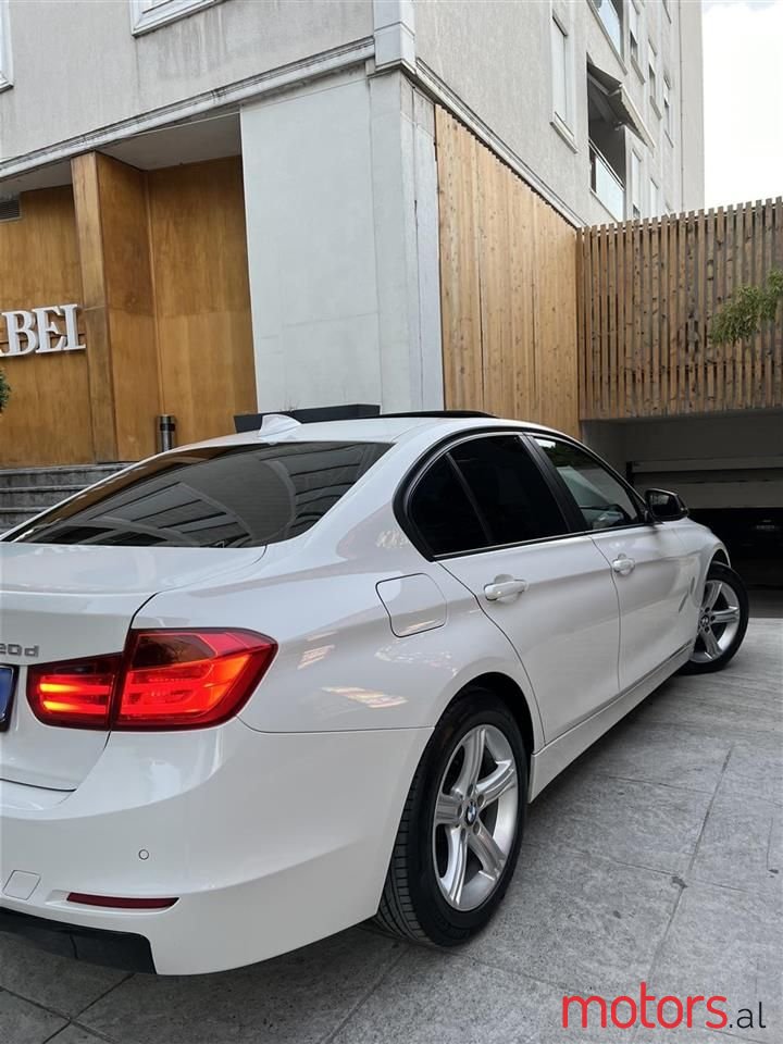 2013' BMW 320 photo #5