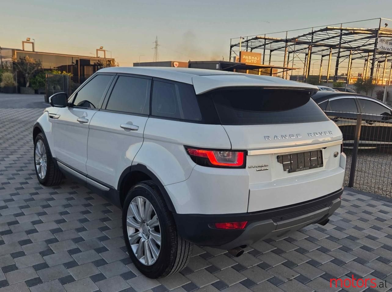 2016' Land Rover Range Rover Evoque photo #3