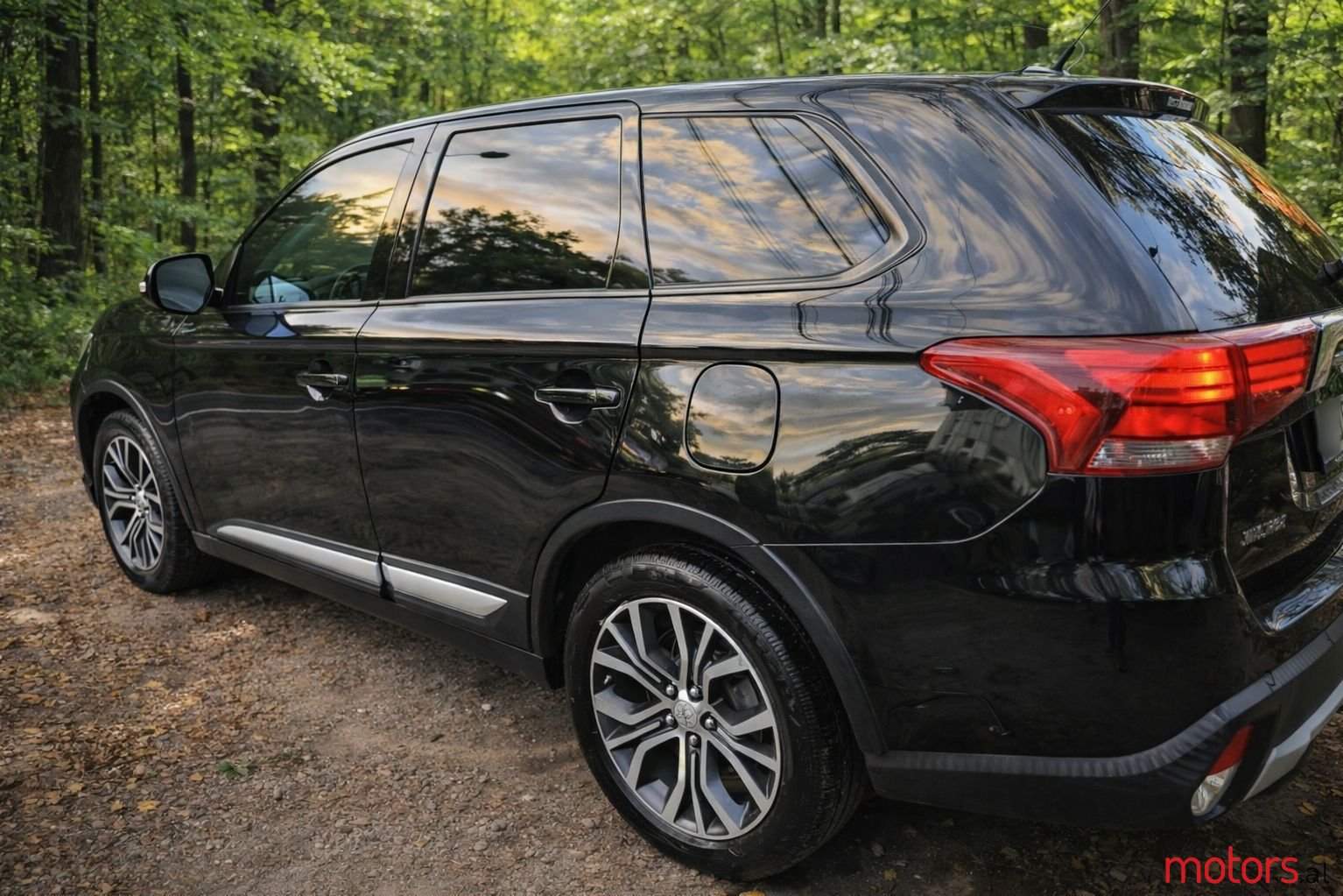 2016' Mitsubishi Outlander photo #5