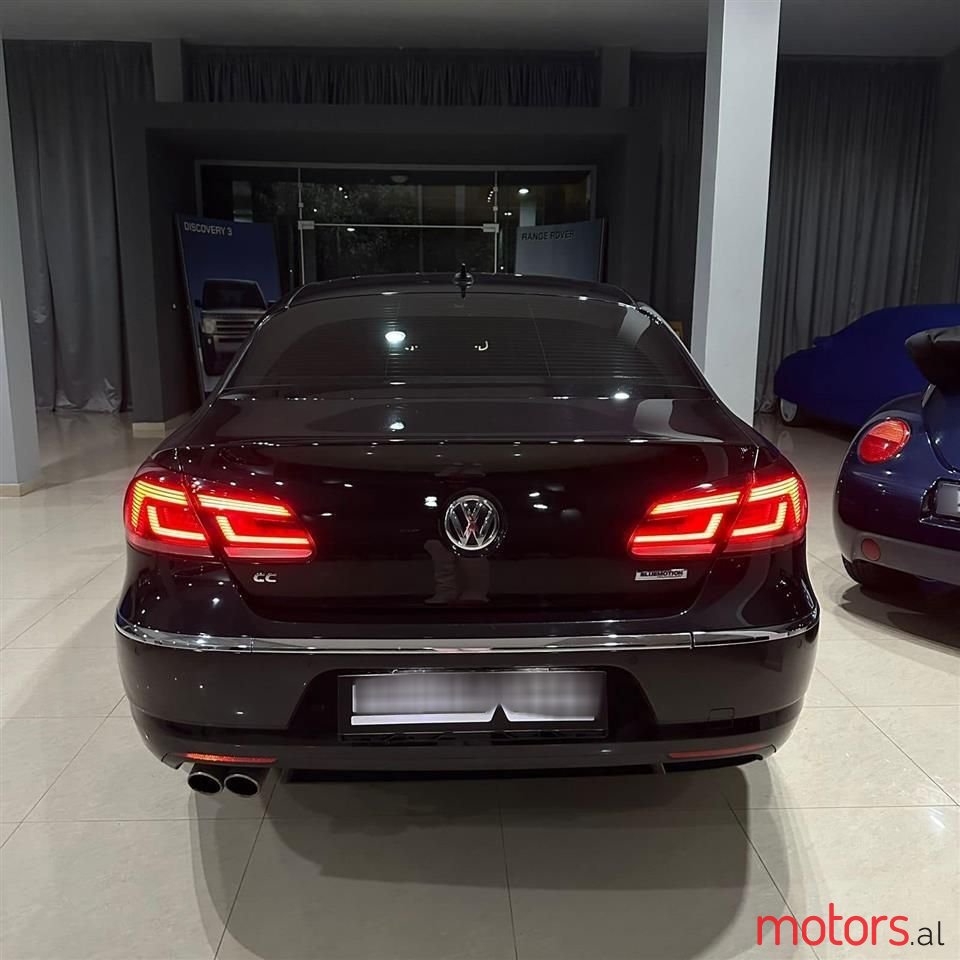 2015' Volkswagen Passat photo #6