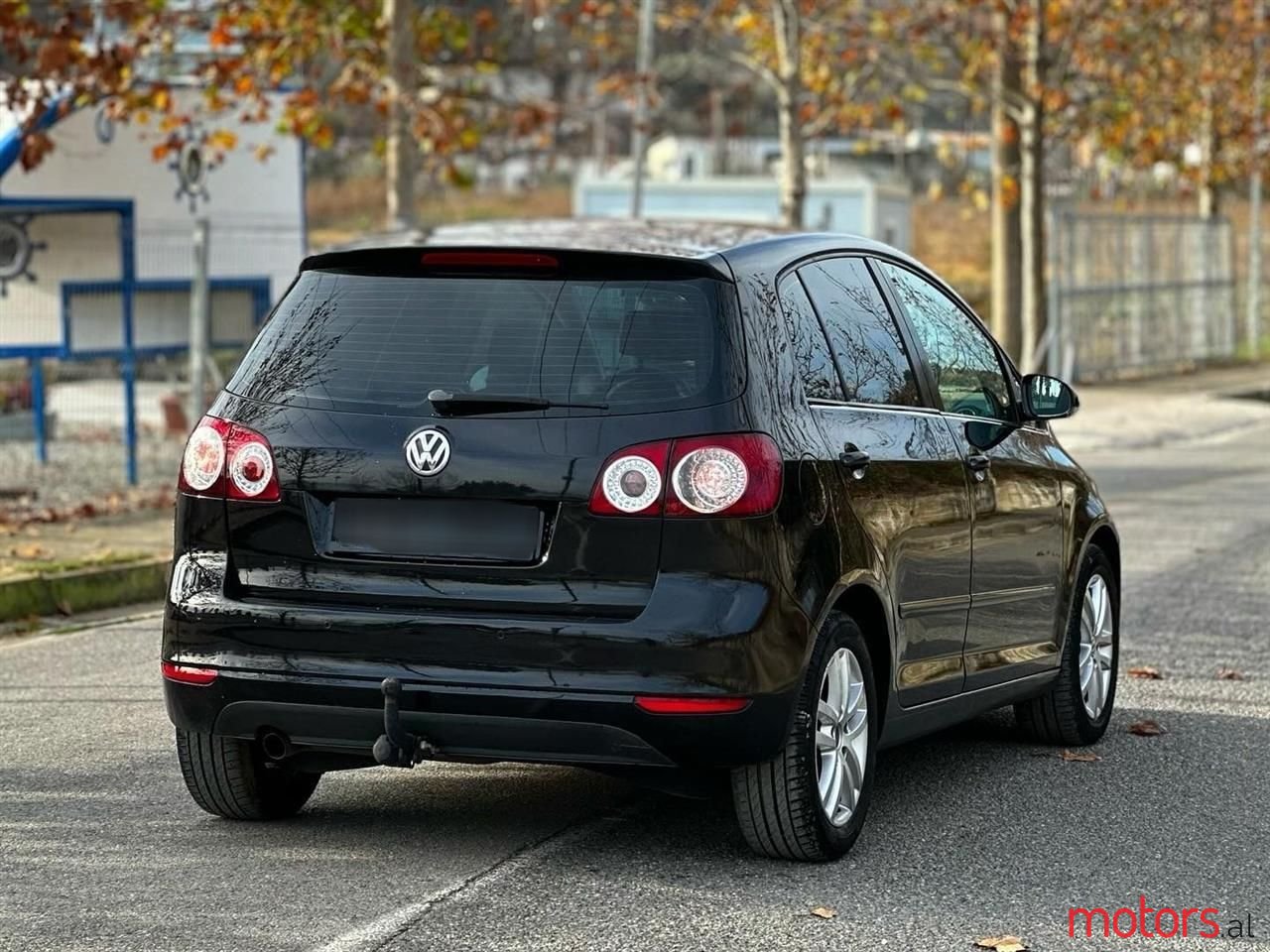 2011' Volkswagen Golf photo #6