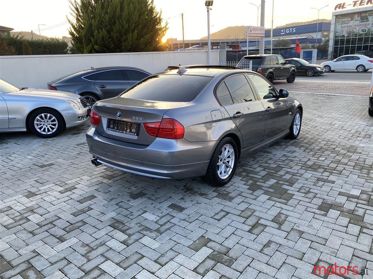 2011' BMW 328 photo #4