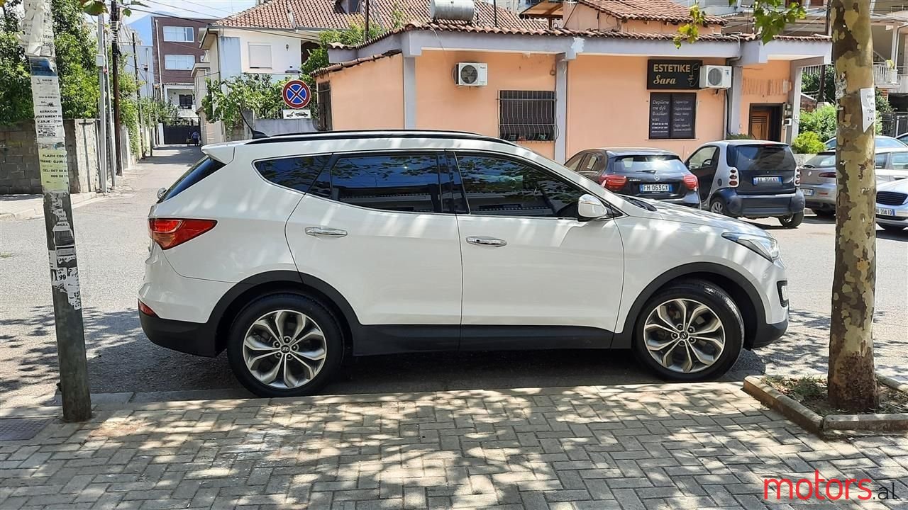 2013' Hyundai Santa Fe photo #6