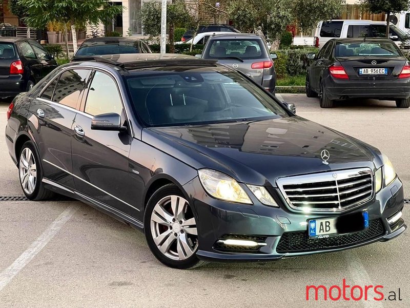 2012' Mercedes-Benz E 350 photo #2