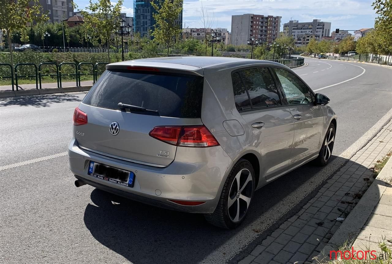 2013' Volkswagen Golf photo #5