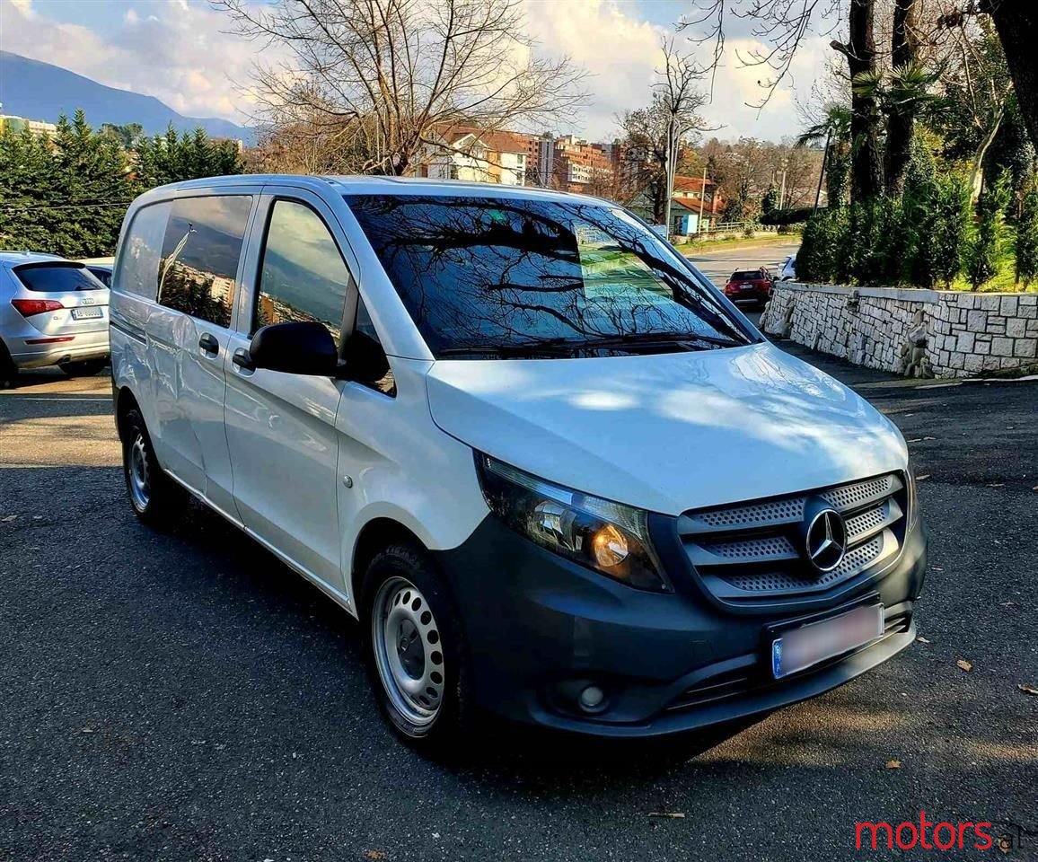 2017' Mercedes-Benz Viano photo #1